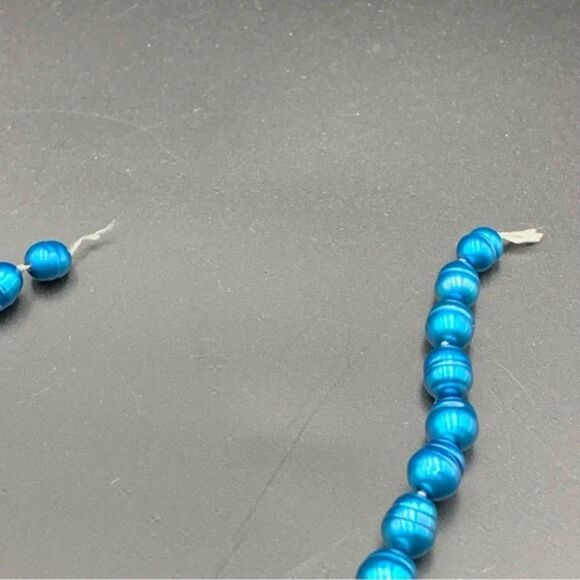 Woman’s Stunning color blue real freshwater pearls - Picture 5 of 6